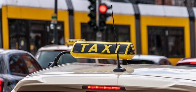 Come Prenotare un Taxi a Milano: Guida Completa ai Metodi e Consigli 2026